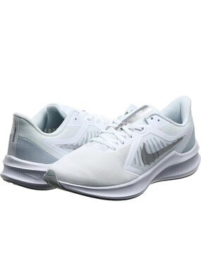 Nike Women's White/Silver Lightweight Running Sneakers